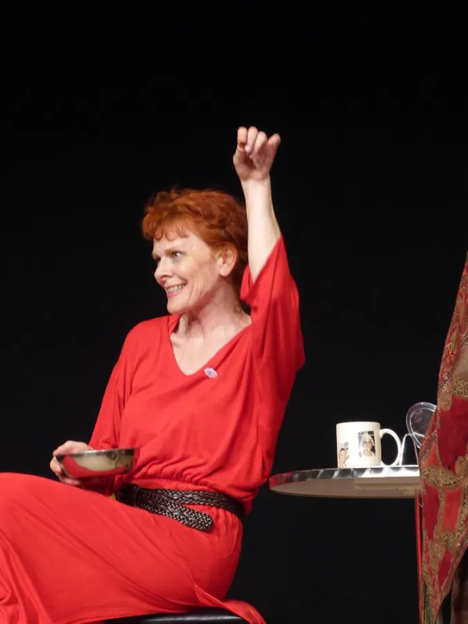 Warten auf den Göttergatten: Elisabeth Rass in 