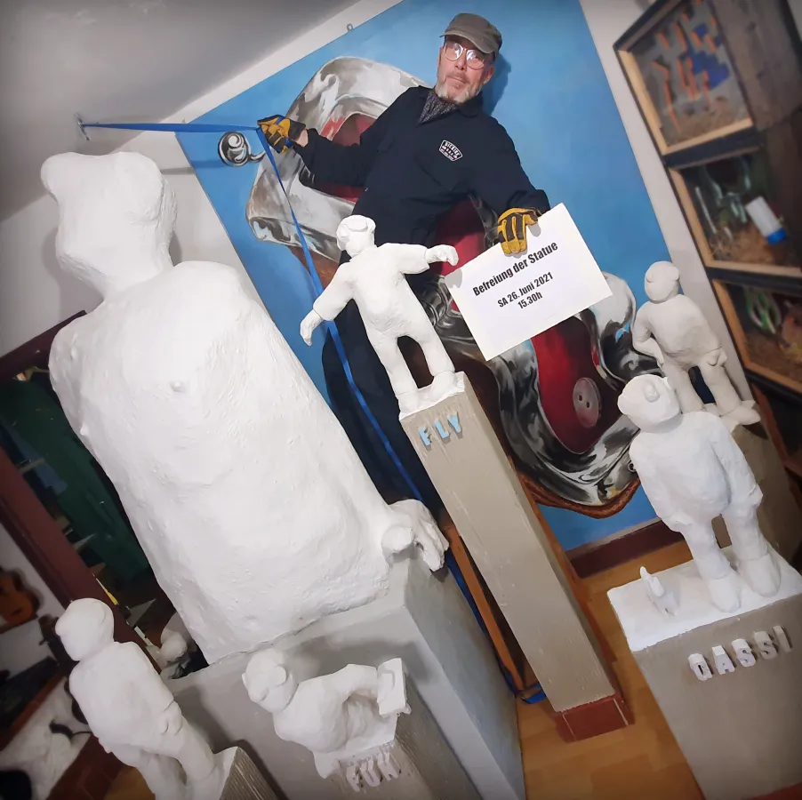 Vanderkurth bei der Arbeit an der Freiheitsstatue (© Alexander Tuschinski)