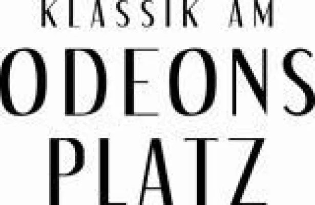 Bild: Startschuss für den Aufbau zu Klassik am Odeonsplatz 2013. Karten für das Konzert am 7. Juli noch verfügbar