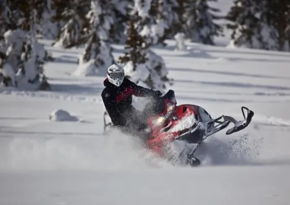 Supertour.org: Lappland-Abenteuer rund um Arvidsjaur – Schneemobil fahren in der letzten Wildnis Europas Bild: Supertour.org: Lappland-Abenteuer rund um Arvidsjaur – Schneemobil fahren in der letzten Wildnis Europas