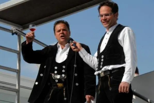 Bild: Wettbewerbshaus „home+“ der HFT Stuttgart mit ENERGATE-Fenstern von Häußler feiert Richtfest