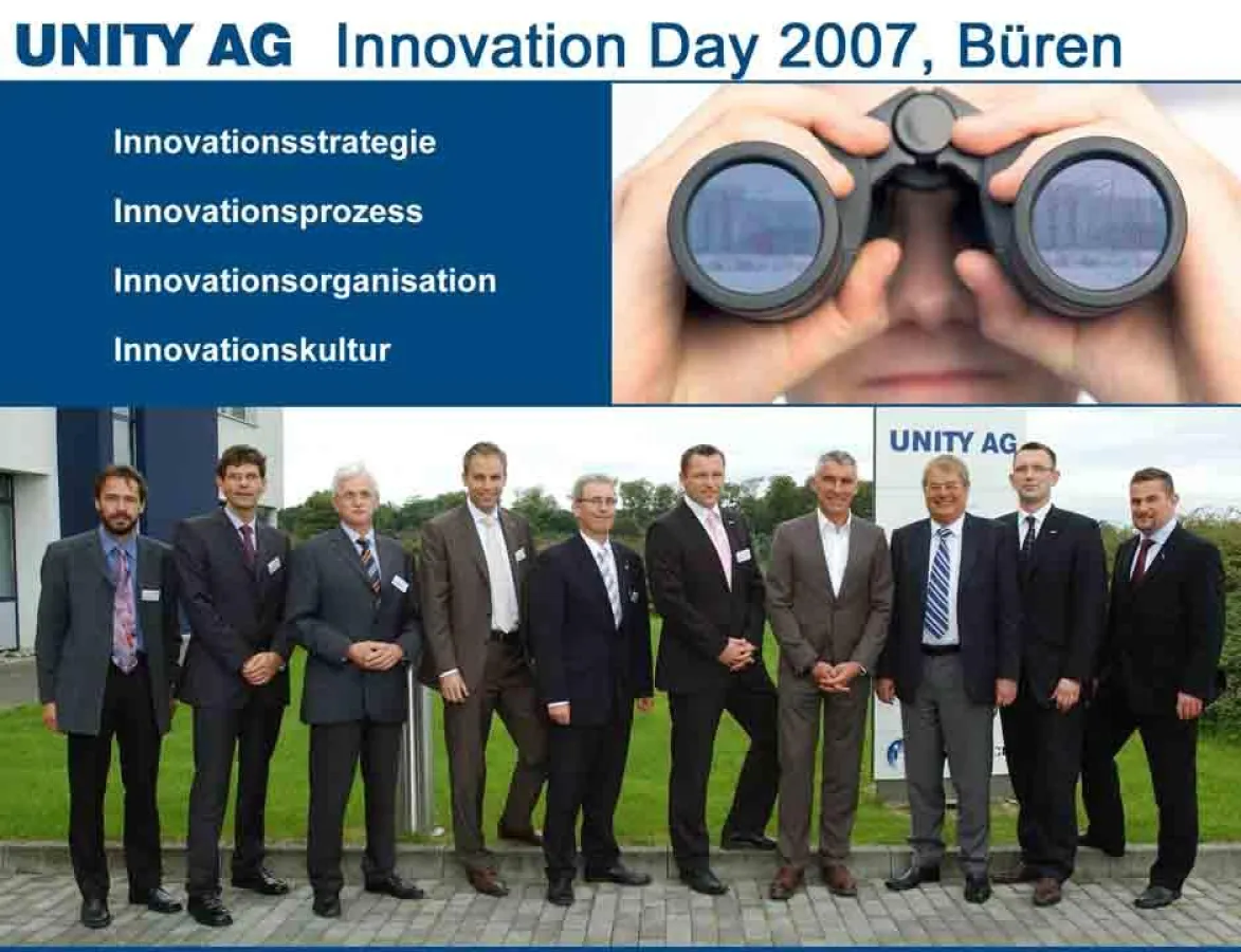 (v.l.) Die Innovation Day Referenten, Mirko Slomka (Cheftrainer FC Schalke 04), Josef Schnusenberg (Vorstandsvorsitzender FC Schalke 04), Martin Eilerts (UNITY AG), Frank Thielemann (UNITY AG)