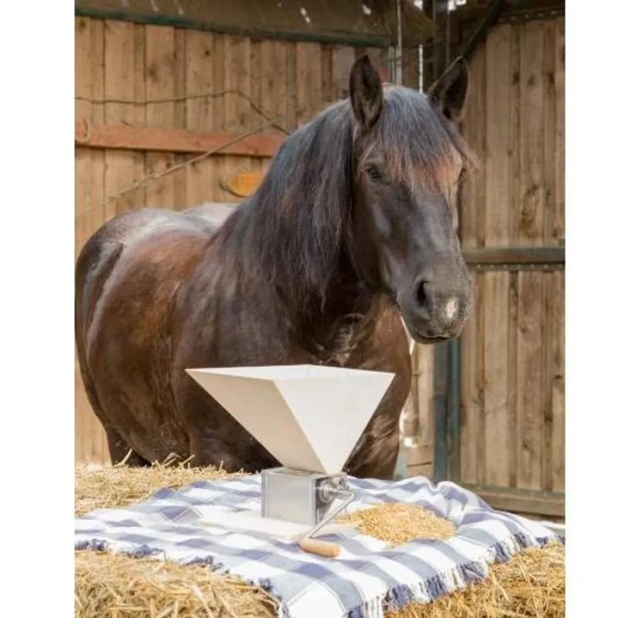 Futterhafer-Quetsche/ Bild: Wilfried Kühn