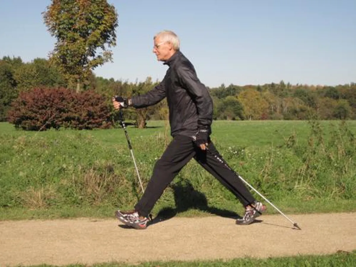 Nordic Walking - richtig ausgeführt ist mehr als Gehen mit Stöcken