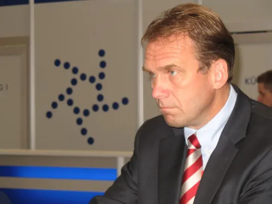 Bild: Geglückter Start des Automotive Cluster Ostdeutschland auf der IAA 2008 in Hannover