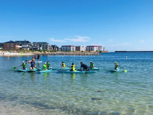 Einzigartige Auszeichnung für erfolgreiche SUP-Kids: Die FERIENHAUS-AGENTUR setzt neue Maßstäbe Bild: Einzigartige Auszeichnung für erfolgreiche SUP-Kids: Die FERIENHAUS-AGENTUR setzt neue Maßstäbe