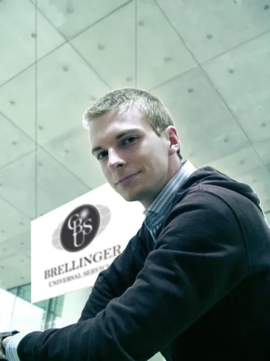 Hamburger BWL-Student Christoph Brellinger startet mit Corporate-Design-Unternehmung durch Bild: Hamburger BWL-Student Christoph Brellinger startet mit Corporate-Design-Unternehmung durch