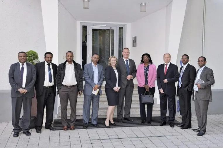 Bild: Delegation der äthiopischen Regierung besucht Voith in Heidenheim