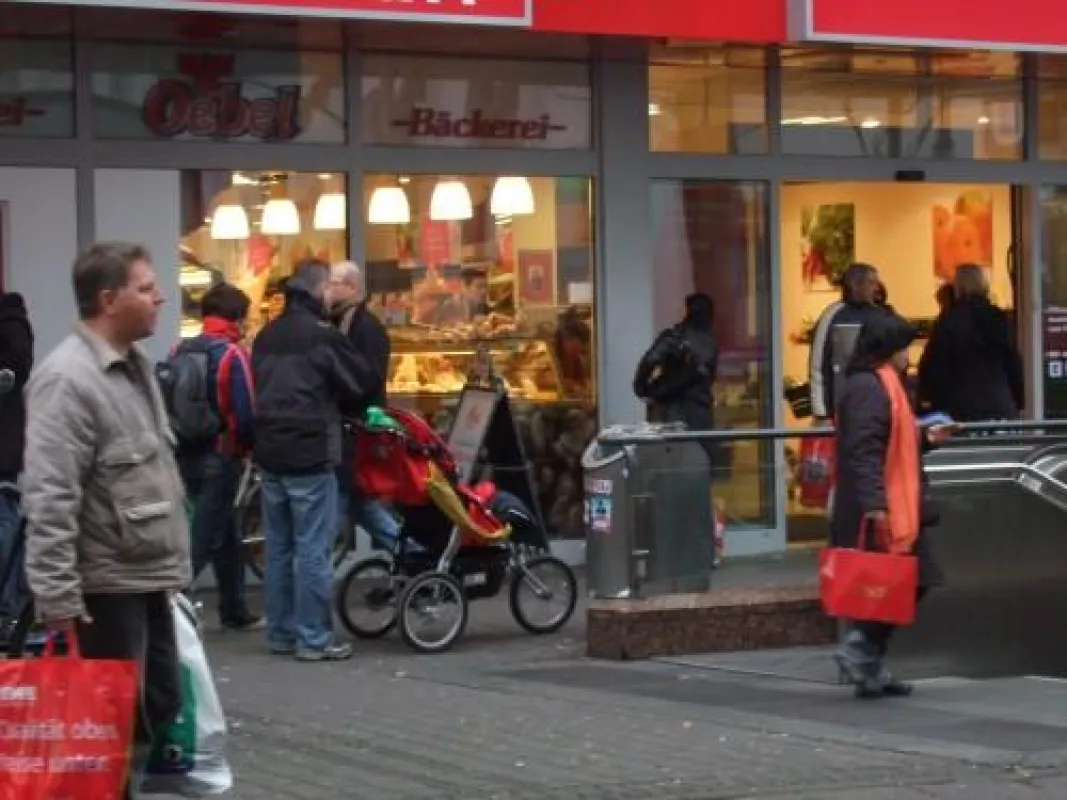 Einkaufen gehört zum normalen Alltag. Viele kleine Kaufentscheidungen beeinflussen den gesamten Markt erheblich.