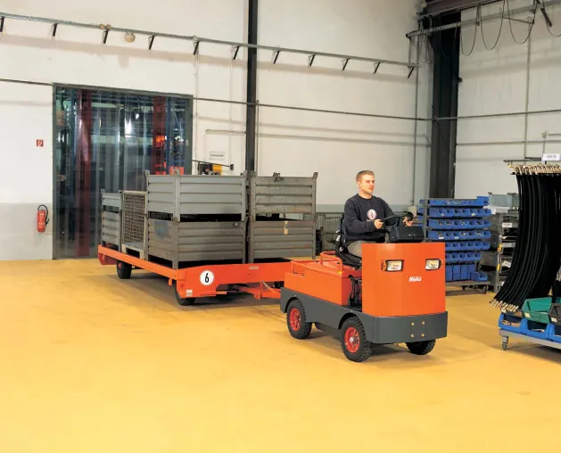 Bild: Elektroschlepper Hako-Sherpa S5 - Sichere Zugkraft auf vier Rädern