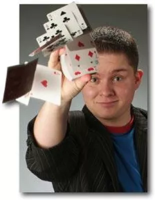 Magischer Weltenbummler Bild: Magischer Weltenbummler