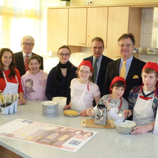 Bild: Selbsthilfe an Schulen - Volksbank macht es vor
