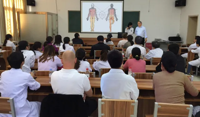 Bild: Moderne Akupunktur - eine neue Wissenschaft