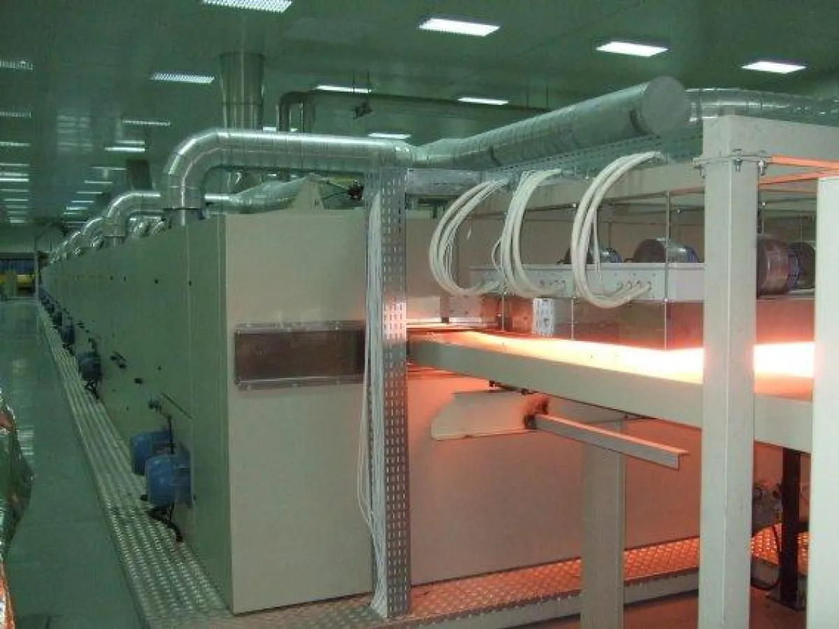 Infrarot-Strahler trocknen Faservliese