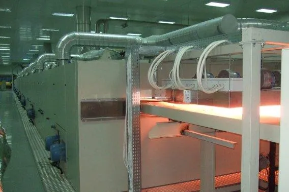 Infrarot-Strahler steigern die Produktion von Faservliesen Bild: Infrarot-Strahler steigern die Produktion von Faservliesen