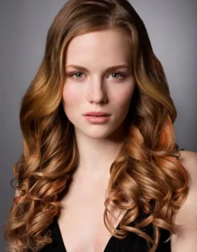 Bild: Festliche Frisuren mit hairtalk extensions