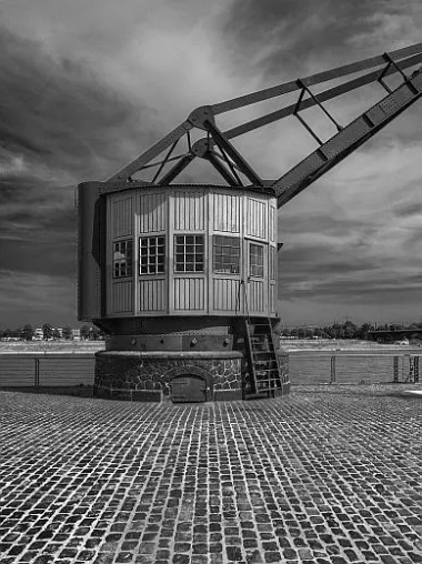 Rheinauhafen Köln liefert vielfältige Anreize für Fotokunst - Brillante Schwarzweiß-Bilder in kleiner Edition Bild: Rheinauhafen Köln liefert vielfältige Anreize für Fotokunst - Brillante Schwarzweiß-Bilder in kleiner Edition