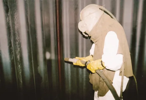 Bild: Heizöltanks regelmäßig reinigen lassen!