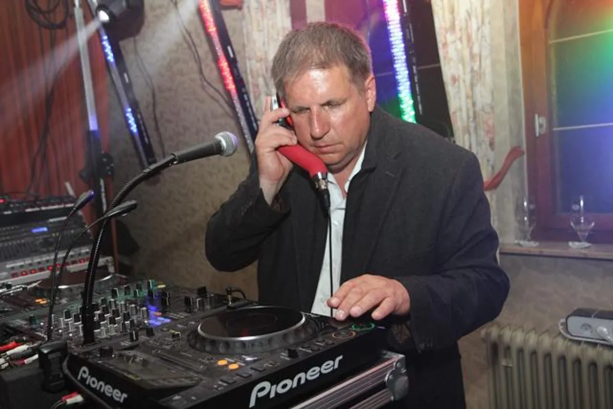 DJ Andi mit seiner neuen Single We can touch the Sky