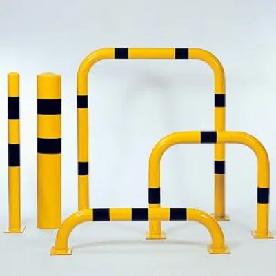 Bild: Stahlpfosten und Rammschutzbügel bieten Schutz für Mensch und Maschine