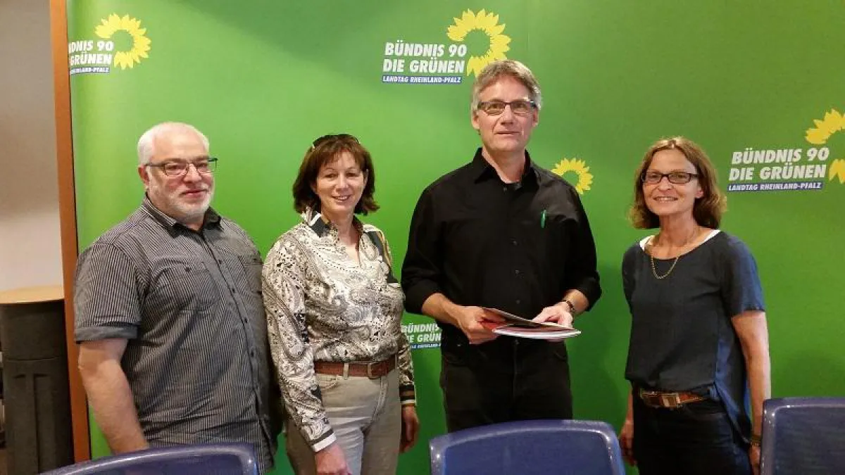Fred Konrad (2.v.r), Regina Geller (r.), Christine Rücker, Hans-Jürgen Schlief