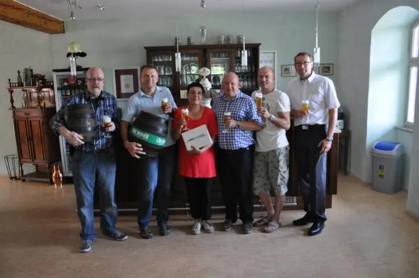 Bild: Glückliche Gewinner beim großen Oechsner Fotowettbewerb