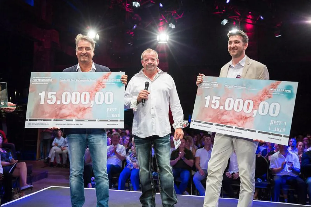 Die beiden diesjährigen Gewinner mit Veranstalter Thaddäus Assenmacher