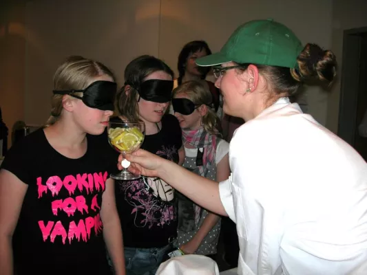 Bild: Blick hinter die Kulissen im Holiday Inn Berlin-Mitte zur Langen Nacht der Familie