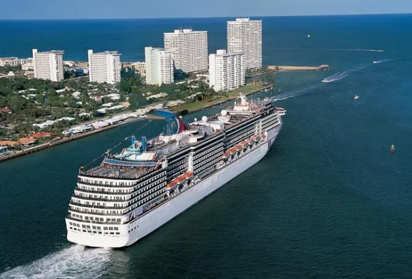 Bild: Der Panamakanal wird 100 – Jubiläumskreuzfahrt der Carnival Legend auf einer der bekanntesten Wasserstraßen