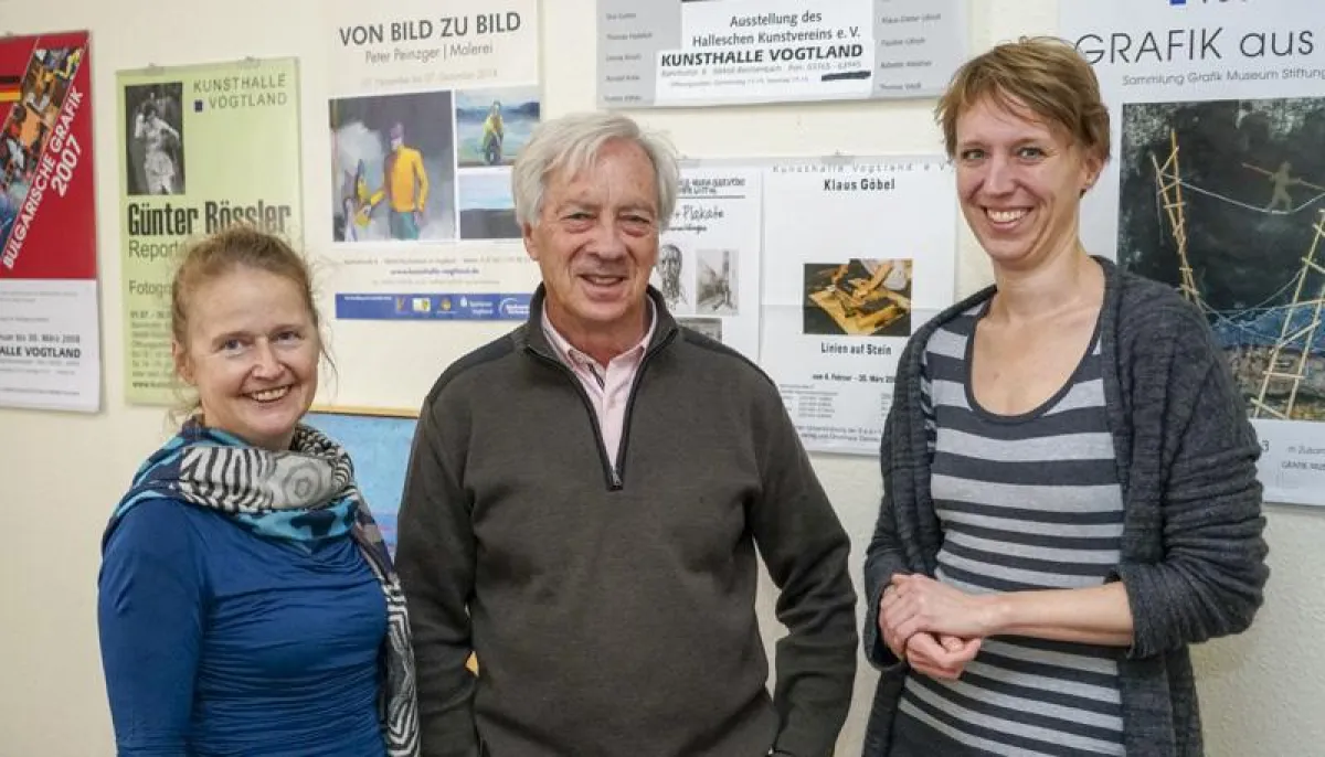 Von links: A. Riechert (Projektverantwortliche), Dr. K. Schäfer (Kunsthalle Vogtland), F. Zenk (BKJ)