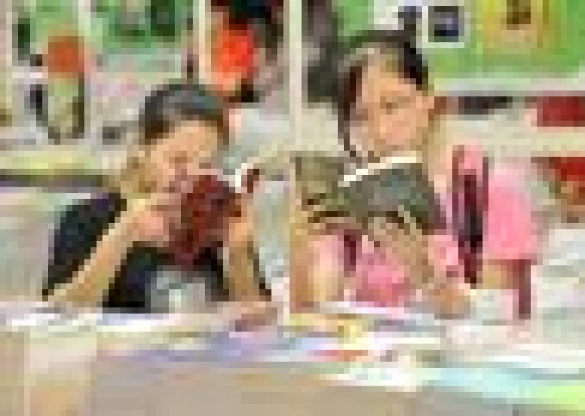 Junge Leser auf der Hongkonger Buchmesse. Foto: HKTDC.