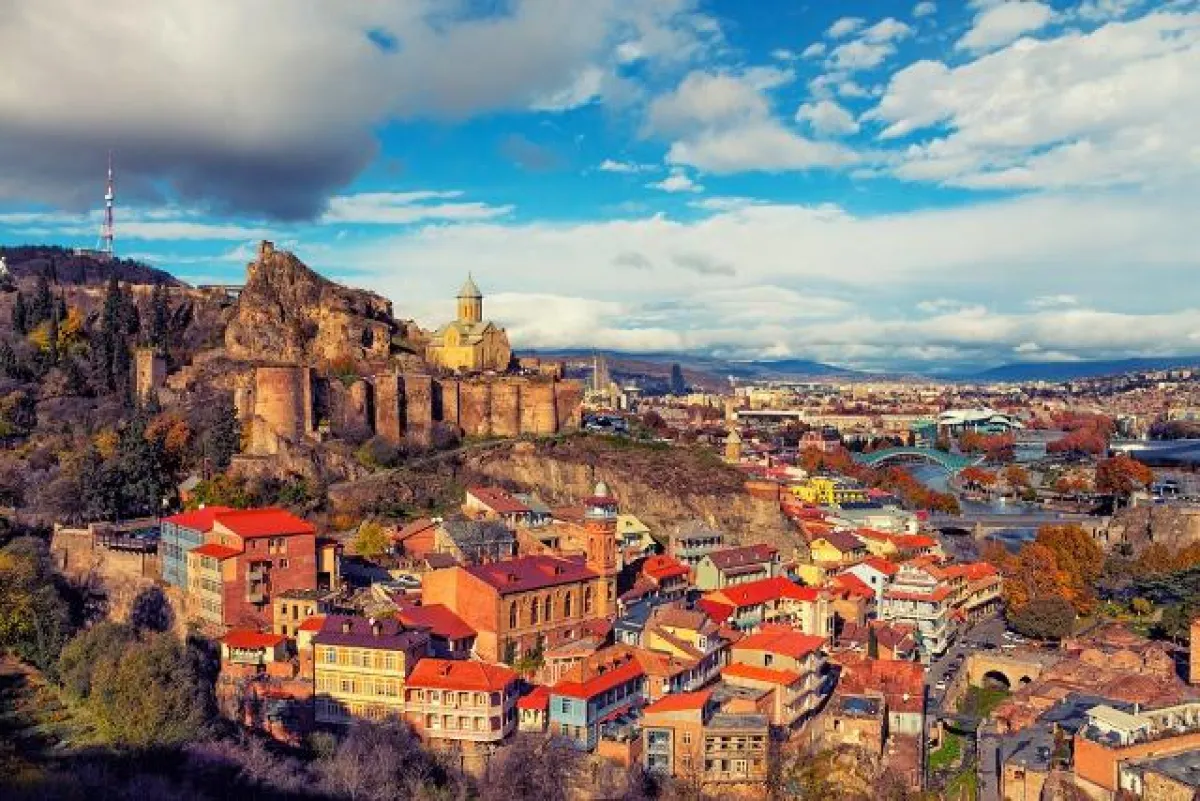 Die Hauptstadt Georgiens, Tiflis. Quelle: vvvita/iStock/Thinkstock