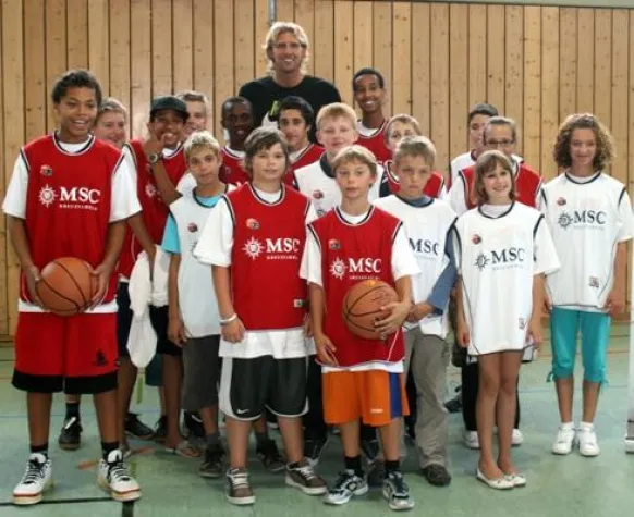 Bild: Die familienfreundliche Reederei MSC Kreuzfahrten unterstützt „BasKidBall“