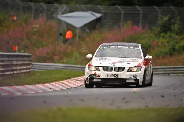 Bild: Zweimal Platz drei und ein Ausfall für Sorg Rennsport