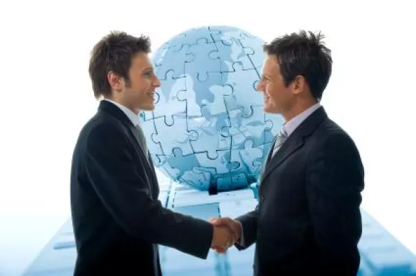 OXSEED AG und 4cast Software GmbH erweitern ihre Partnerschaft Bild: OXSEED AG und 4cast Software GmbH erweitern ihre Partnerschaft