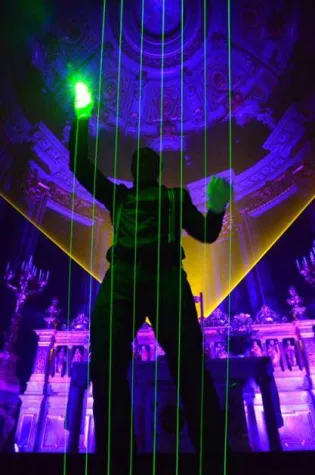 RALPH LIGHT: HYMN OF THE LIGHT & BILDER EINER AUSSTELLUNG Bild: RALPH LIGHT: HYMN OF THE LIGHT & BILDER EINER AUSSTELLUNG