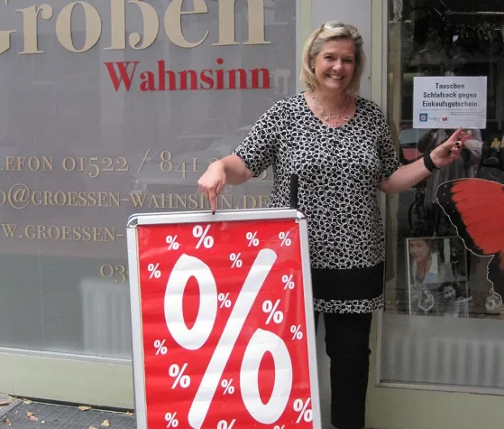 Bild: Charity-Shopping im GrößenWahnsinn