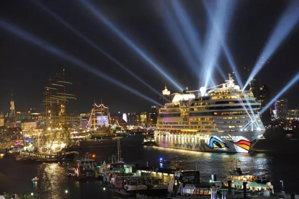 Bild: Schnell mal weg – mit Praxisteam auf AIDA Fortbildungsreise - Bösing Dental auf 10. AIDA Tour