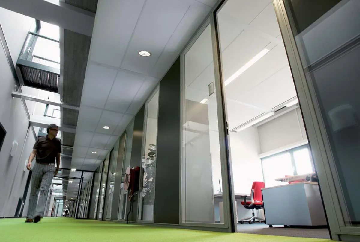 LEDs und Lichtmanagement bieten zusammen das höchste Einsparpotenzial. (Foto: licht.de)