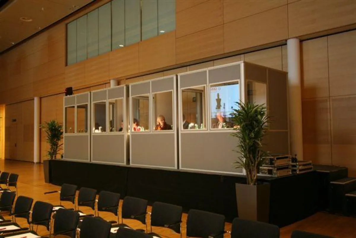 NUNTIO bietet Dolmetschtechnik Checkliste für den erfolgreichen Einsatz von Dolmetschtechnik und Konferenztechnik