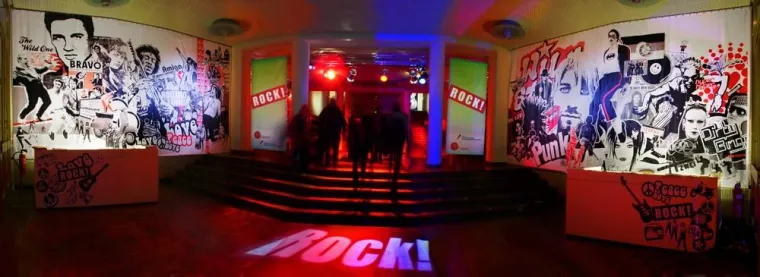 Bild: 346.000 begeisterte Besucher rockten durch die Ausstellung "Rock! Jugend und Musik in Deutschland"