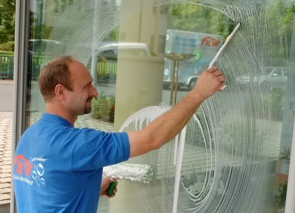 TKW Gebäudeservice erneut ausgezeichnet Bild: TKW Gebäudeservice erneut ausgezeichnet