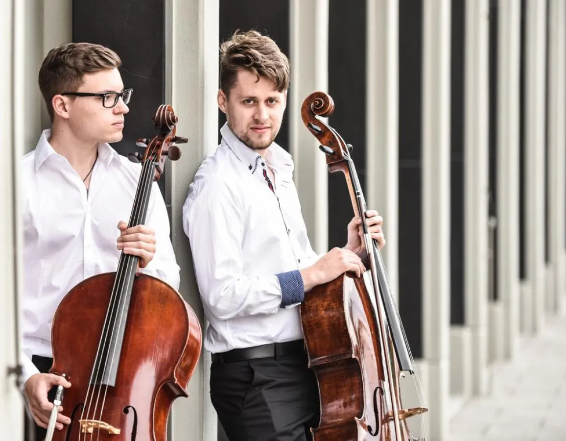 Grandcelliduo: Julian Bachmann und Vassily Bystrov | Treppenhauskonzert in Essen