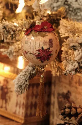 Basteltrend Schrumpfbanderolen: Mit LaBlanche stilvolle Christbaumkugeln selbst gestalten Bild: Basteltrend Schrumpfbanderolen: Mit LaBlanche stilvolle Christbaumkugeln selbst gestalten