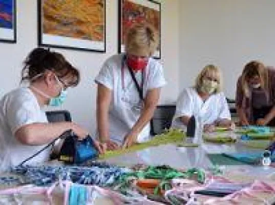 Bild: Schneiden, nähen, bügeln