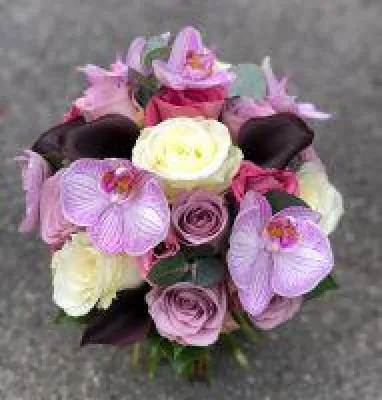 Bild: Hochzeitsfloristik findet in Gelsenkirchen und Umgebung aktuell reißenden Absatz.