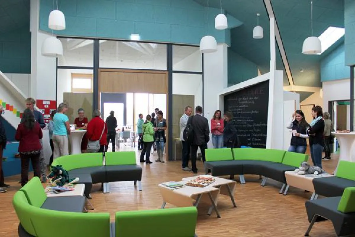 Viele Besucher waren beim „Tag der offenen Tür“ von den Inhalten und Raumangebot begeistert.