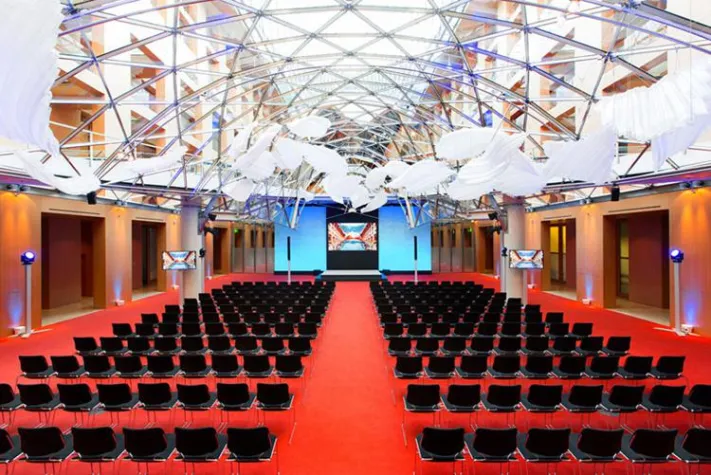 Neuer Technik-Partner in der AXICA Bild: Neuer Technik-Partner in der AXICA