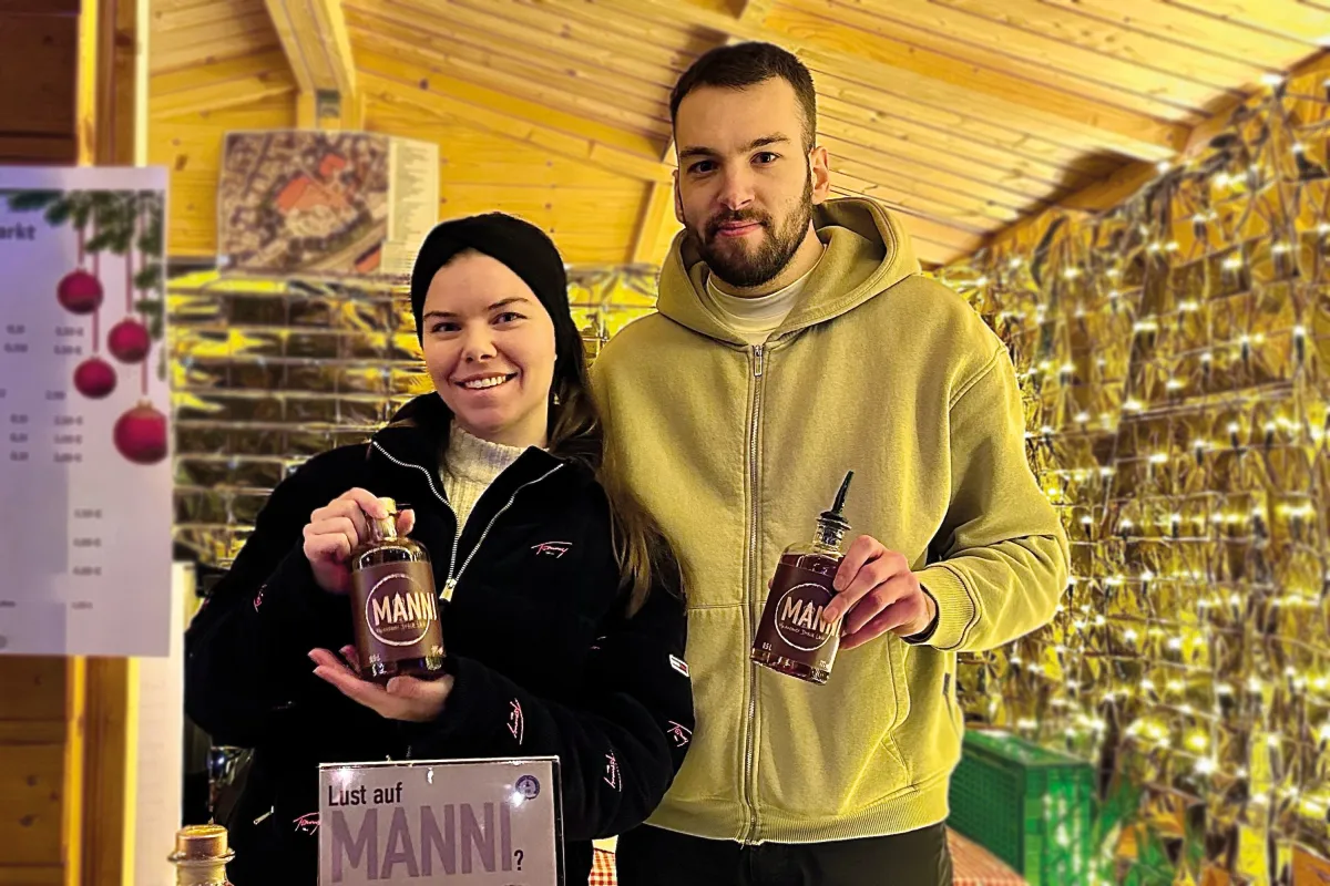 Gründer Hanna Felber (links), Tim Wierczinski (rechts) & Dr. Stefan A. Duvvuri (nicht im Bild) (© Spirituosen Manufaktur Speyer - Duvvuri, Felber & Wierczinski GbR)