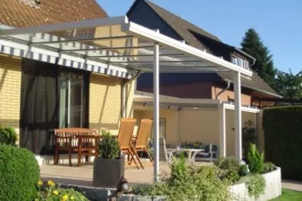 Terrassenüberdachungen - viele Gestaltungsmöglichkeiten Bild: Terrassenüberdachungen - viele Gestaltungsmöglichkeiten